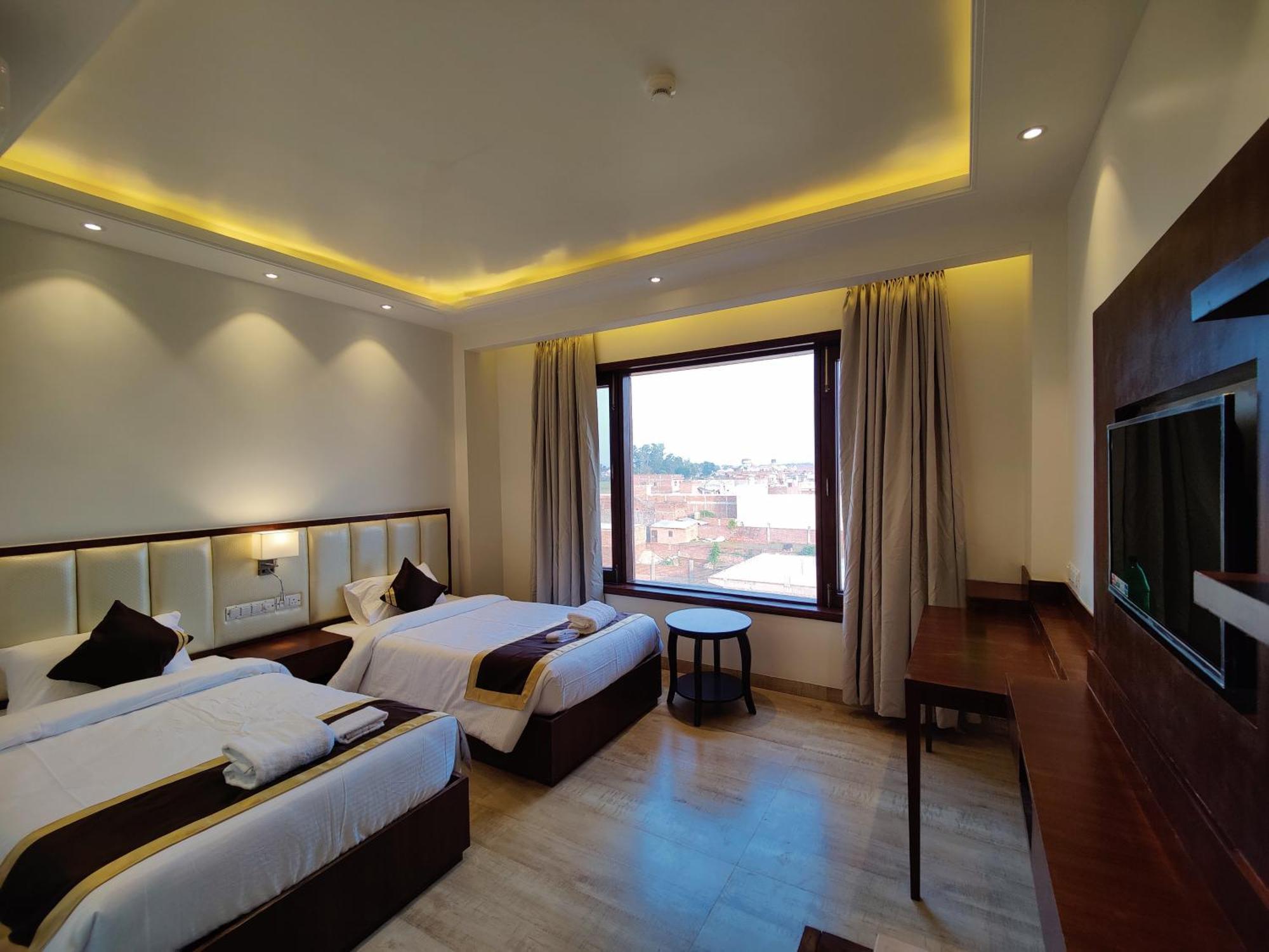 Mds Royal Resort Tulsipur Экстерьер фото